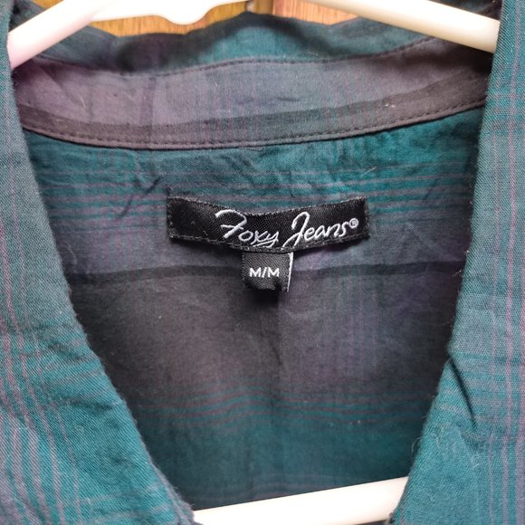 Foxy Jeans sleeveless shoulder cut out button down shirt - Picture 5 of 10